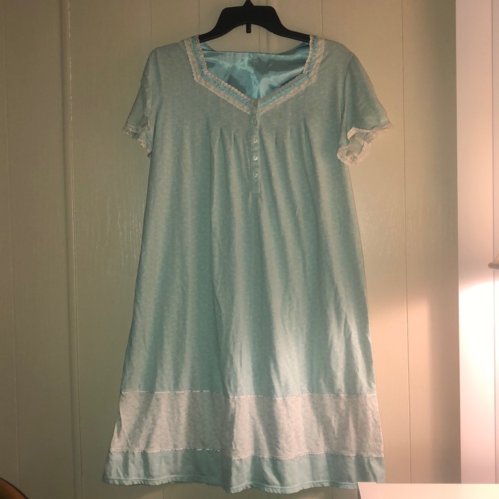 Used Sz L (12/14) mint green flannel nightie